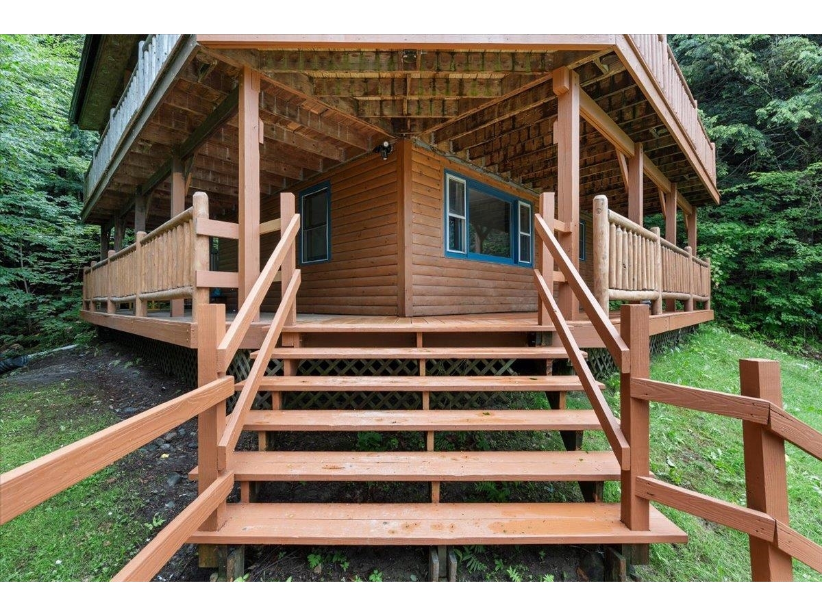 46 Log Cabin Drive