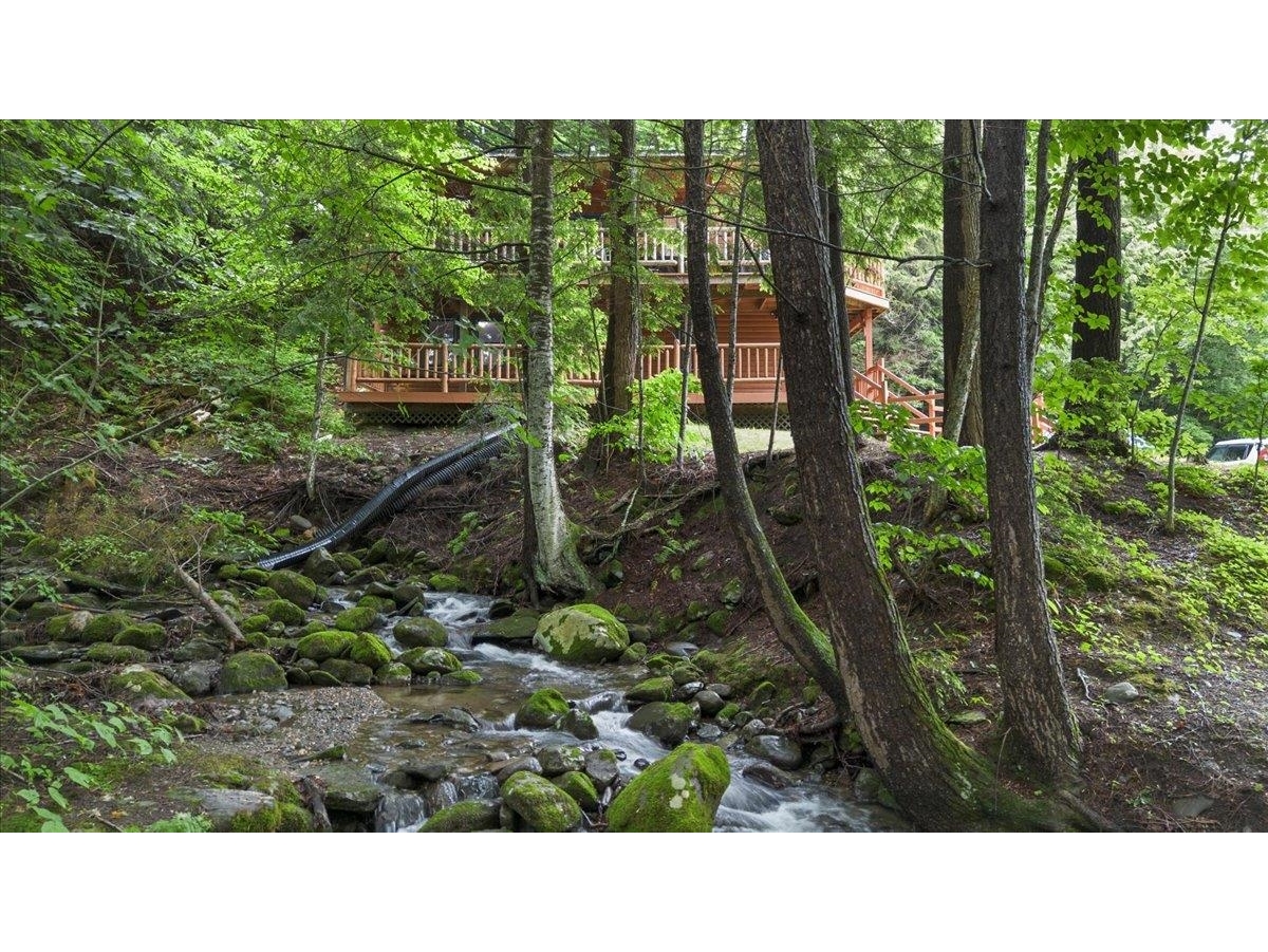 46 Log Cabin Drive