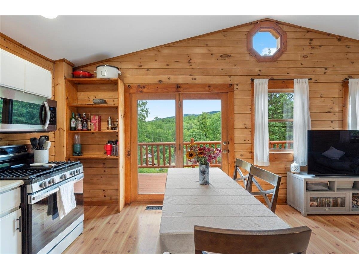 46 Log Cabin Drive