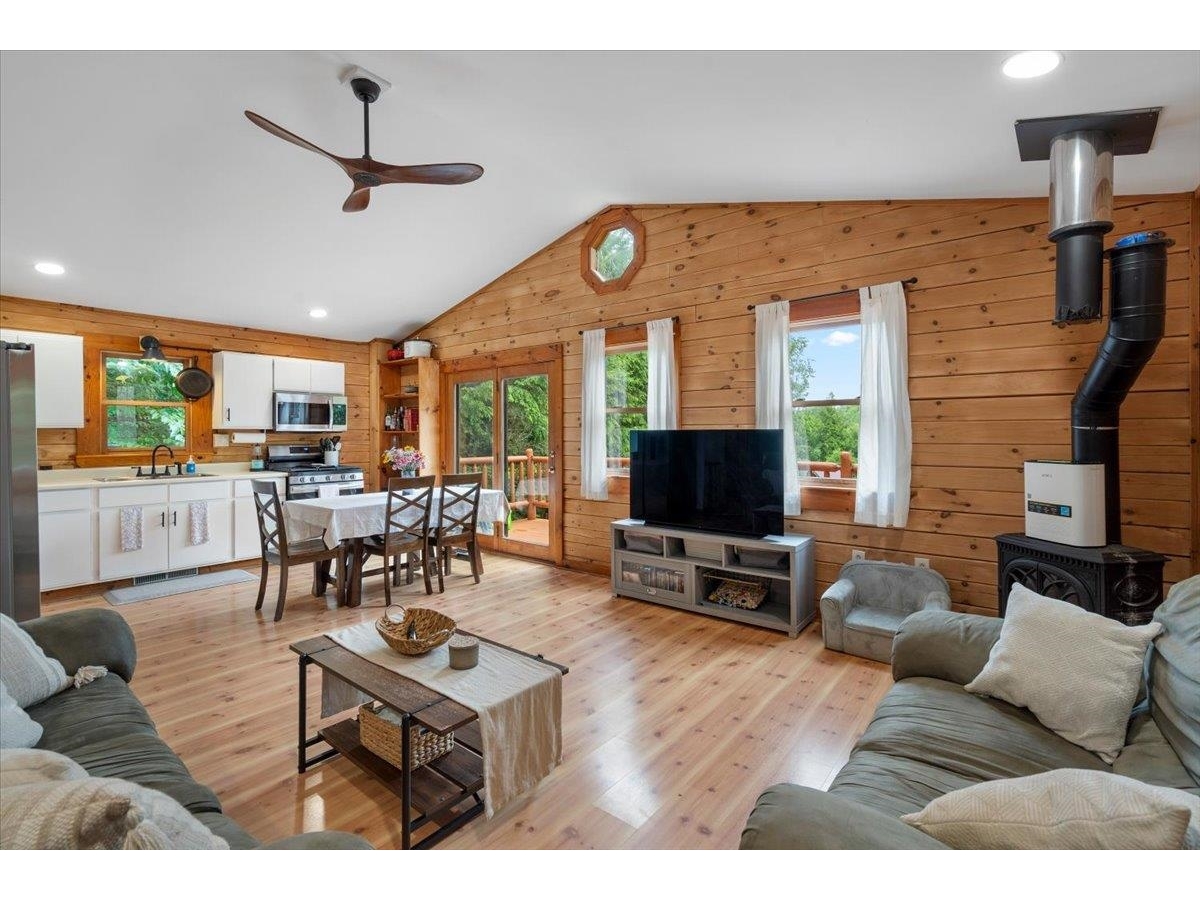 46 Log Cabin Drive