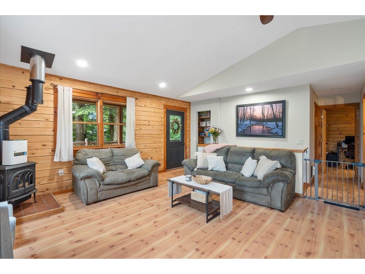 46 Log Cabin Drive