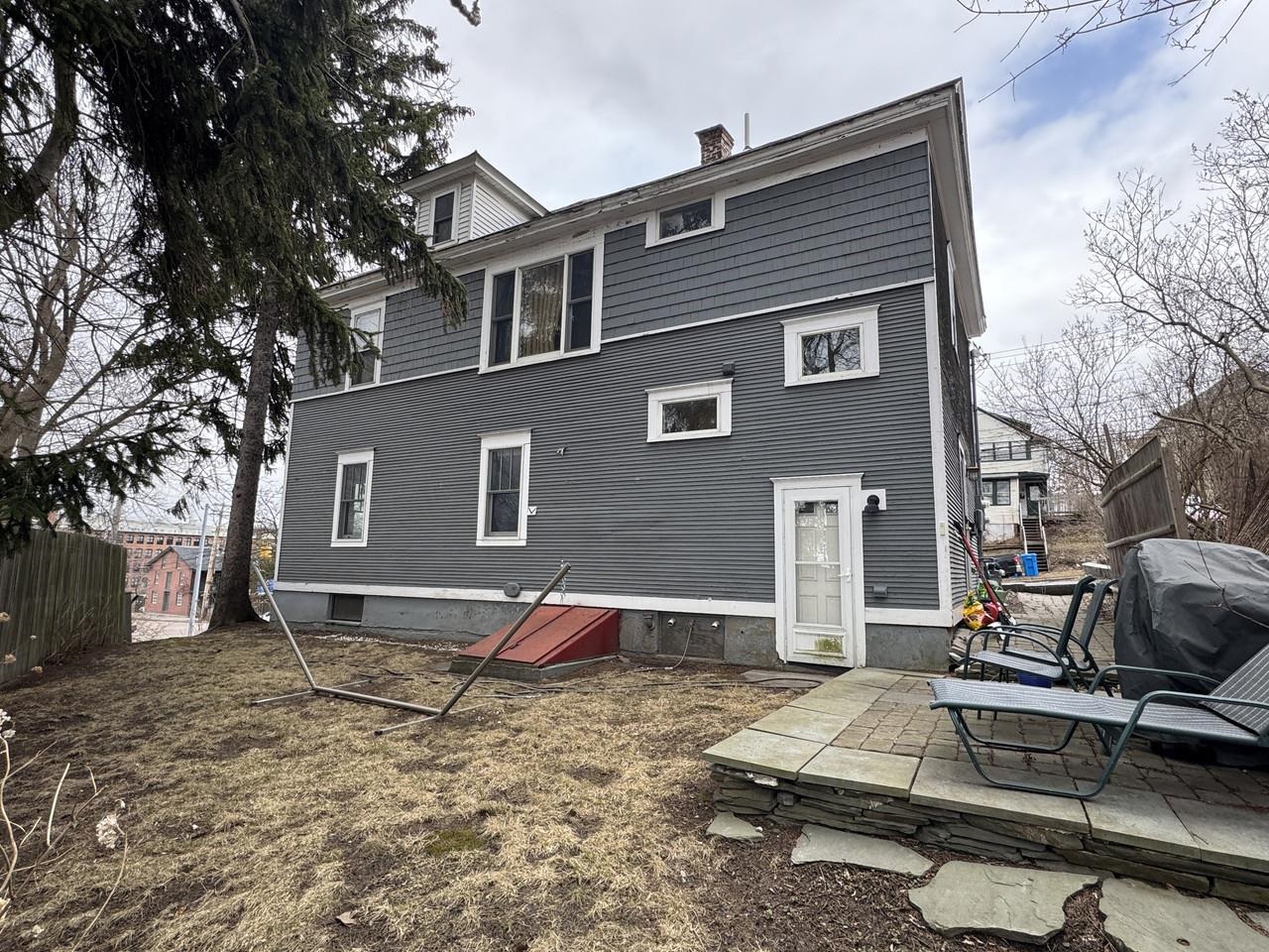 460-462 Colchester Avenue