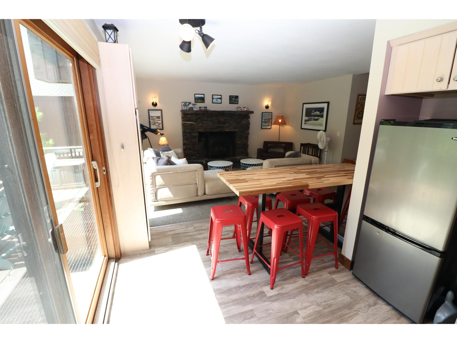 Eat-In kitchen