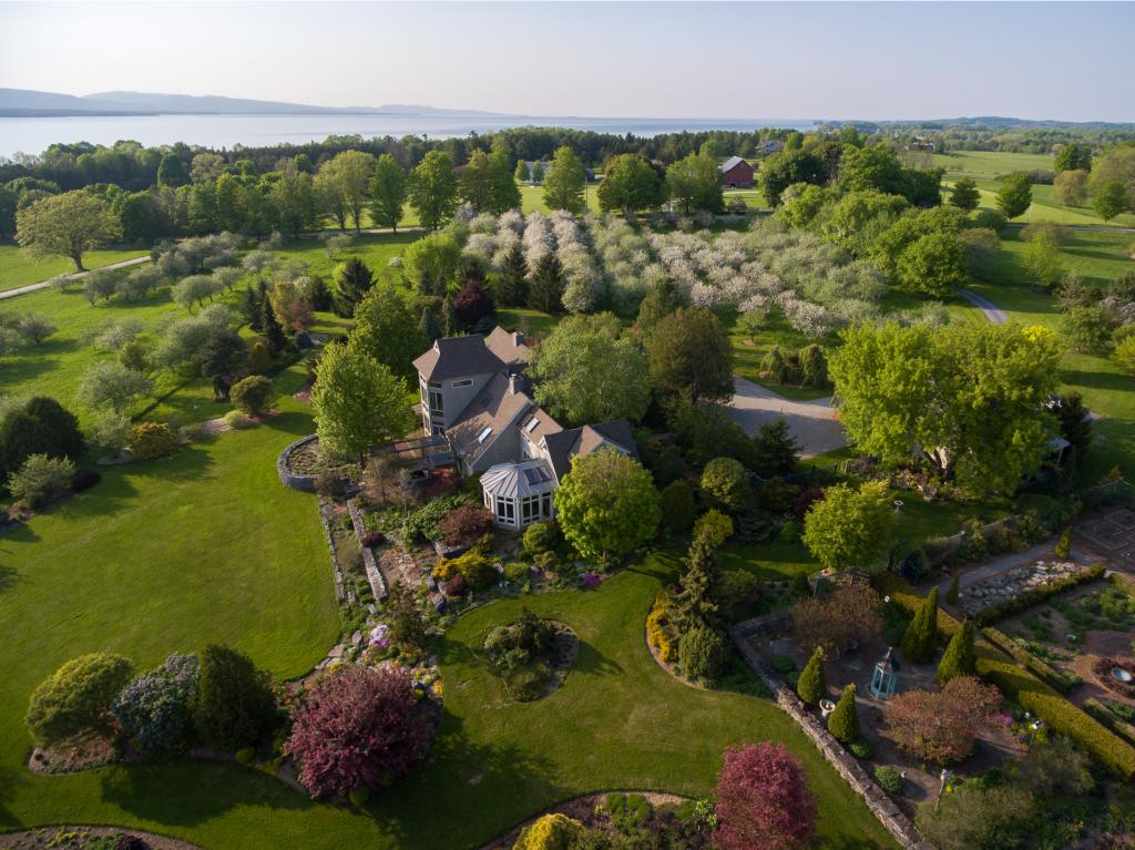 1052 Whalley Road Charlotte, Vermont Sold in 2017