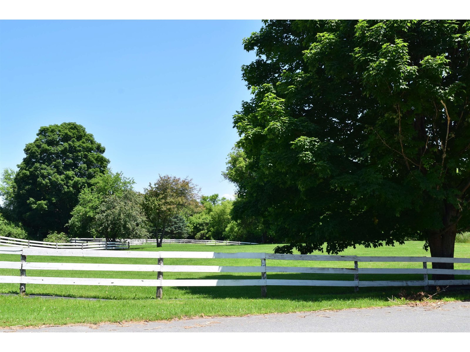 Scenic location near the river & picnic station