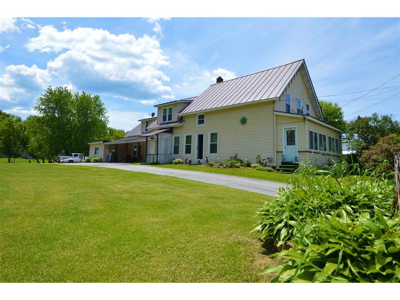 472 Main Street Duxbury, Vermont Sold in 2017