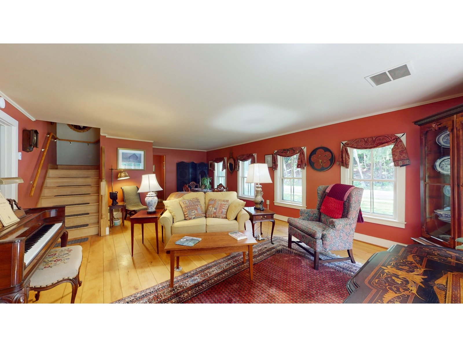464 East Main Street