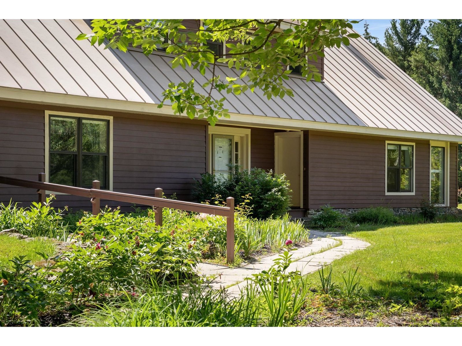 464 Pleasant Valley Road