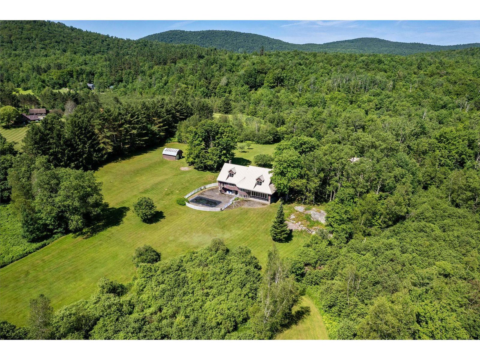 464 Pleasant Valley Road