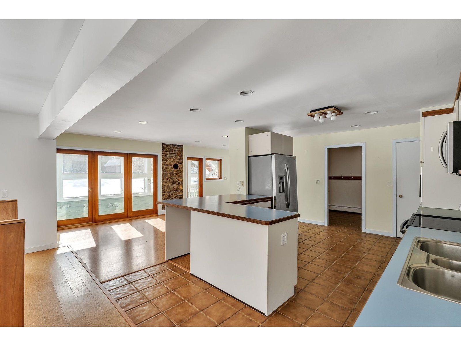 464 Pleasant Valley Road