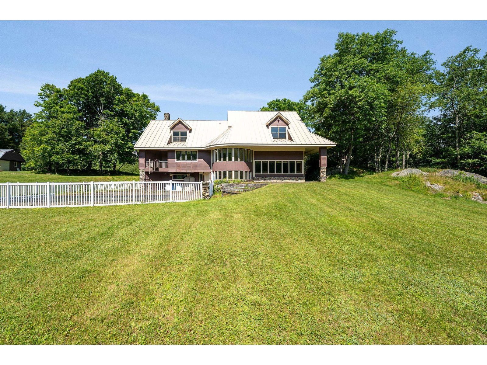 464 Pleasant Valley Road