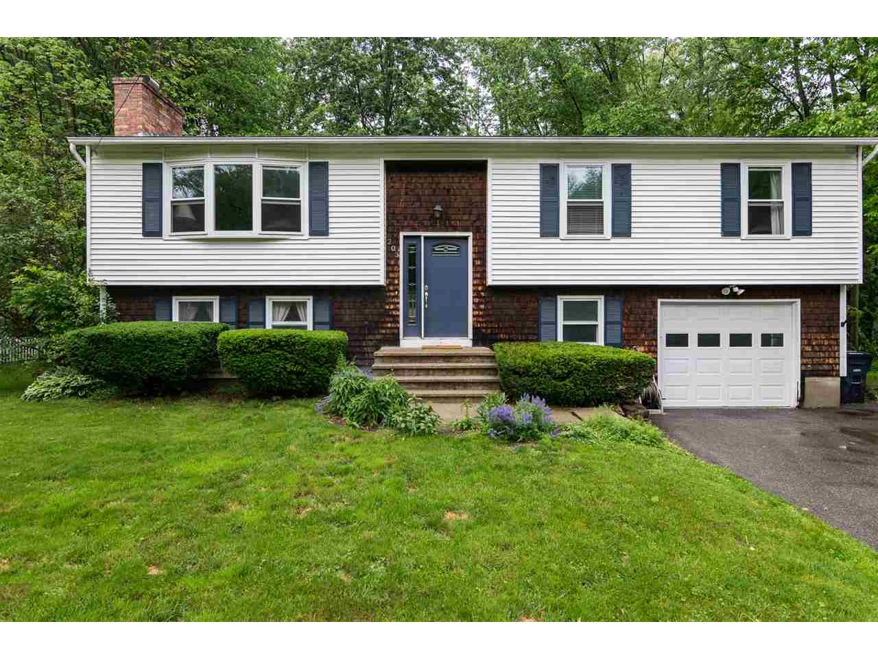 203 Richmond Drive Shelburne, Vermont Sold in 2017