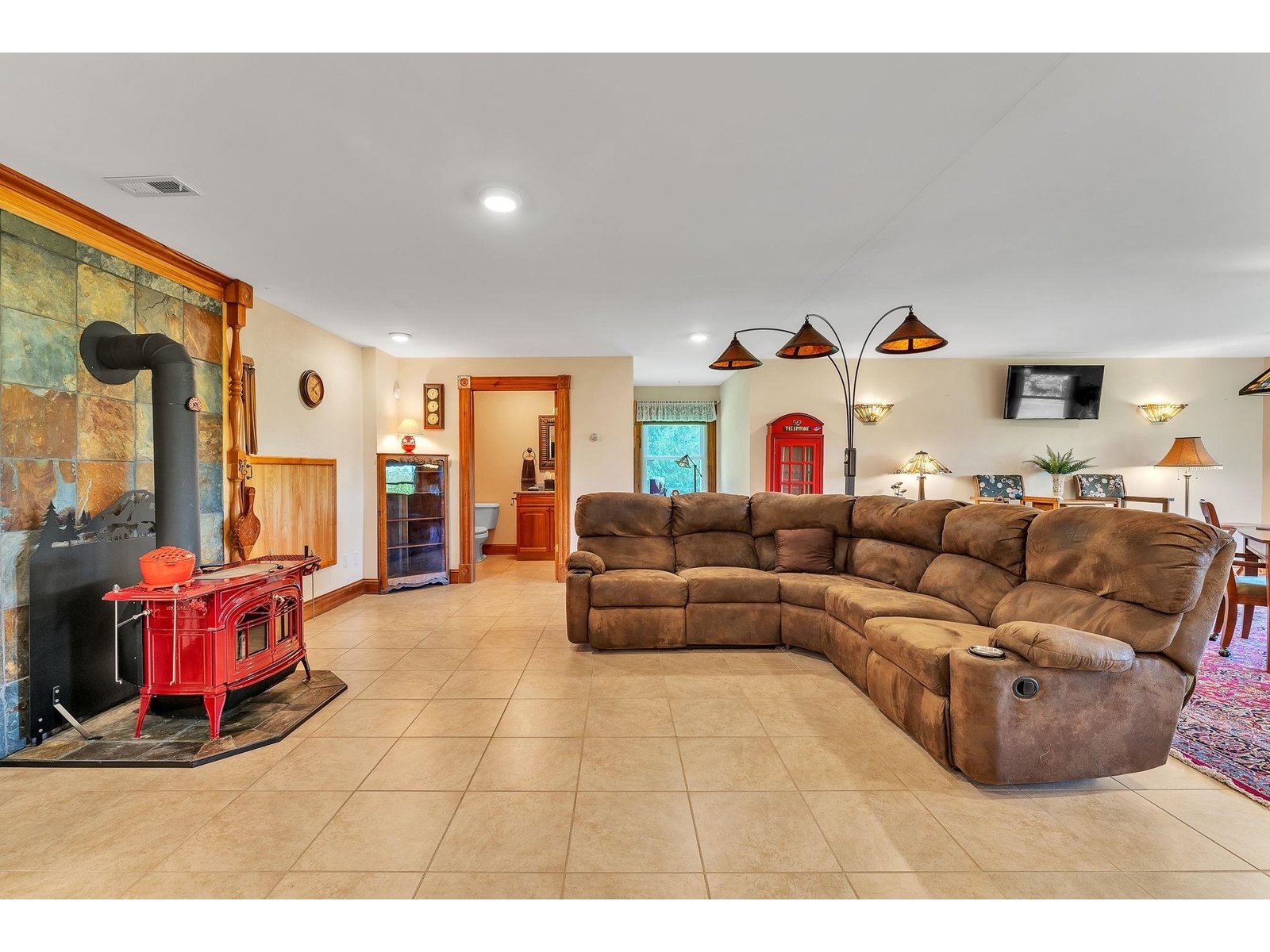 Family Room (lower level)