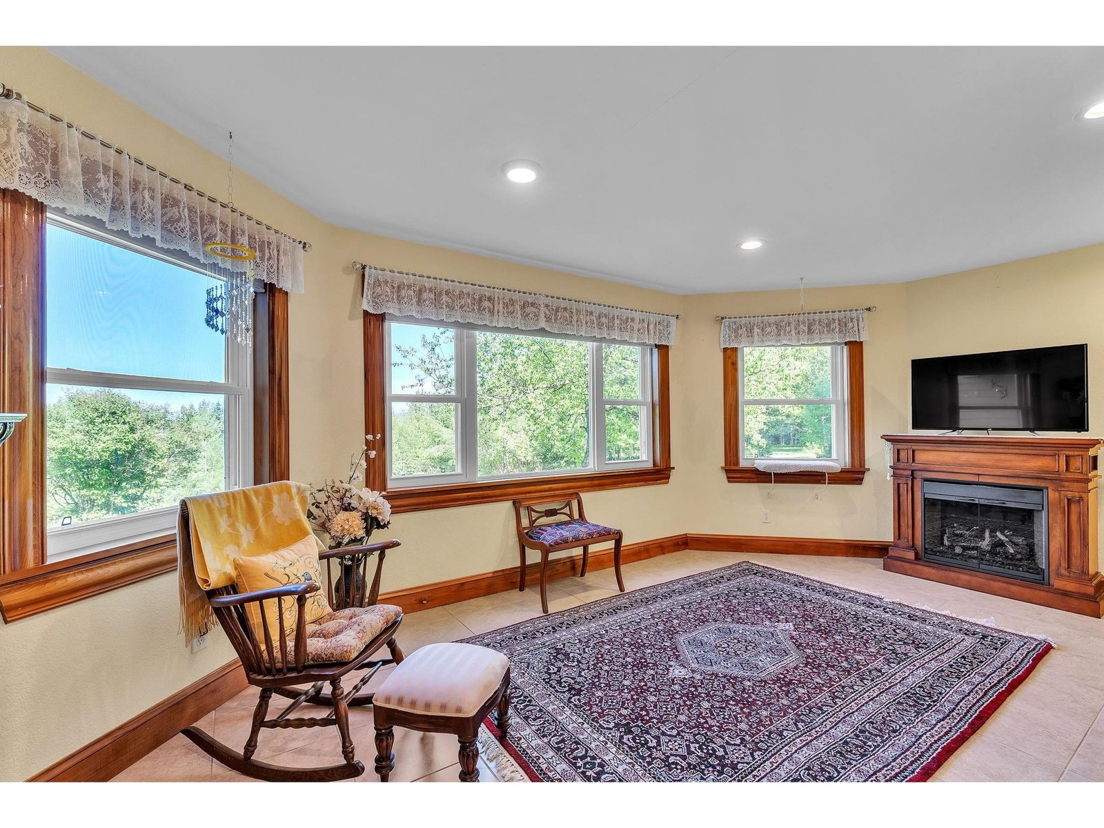 Sitting Area (lower level)
