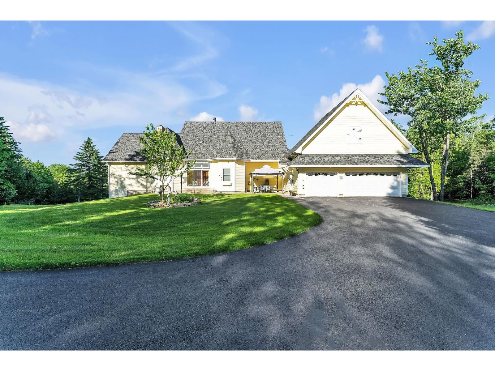Attached Garage