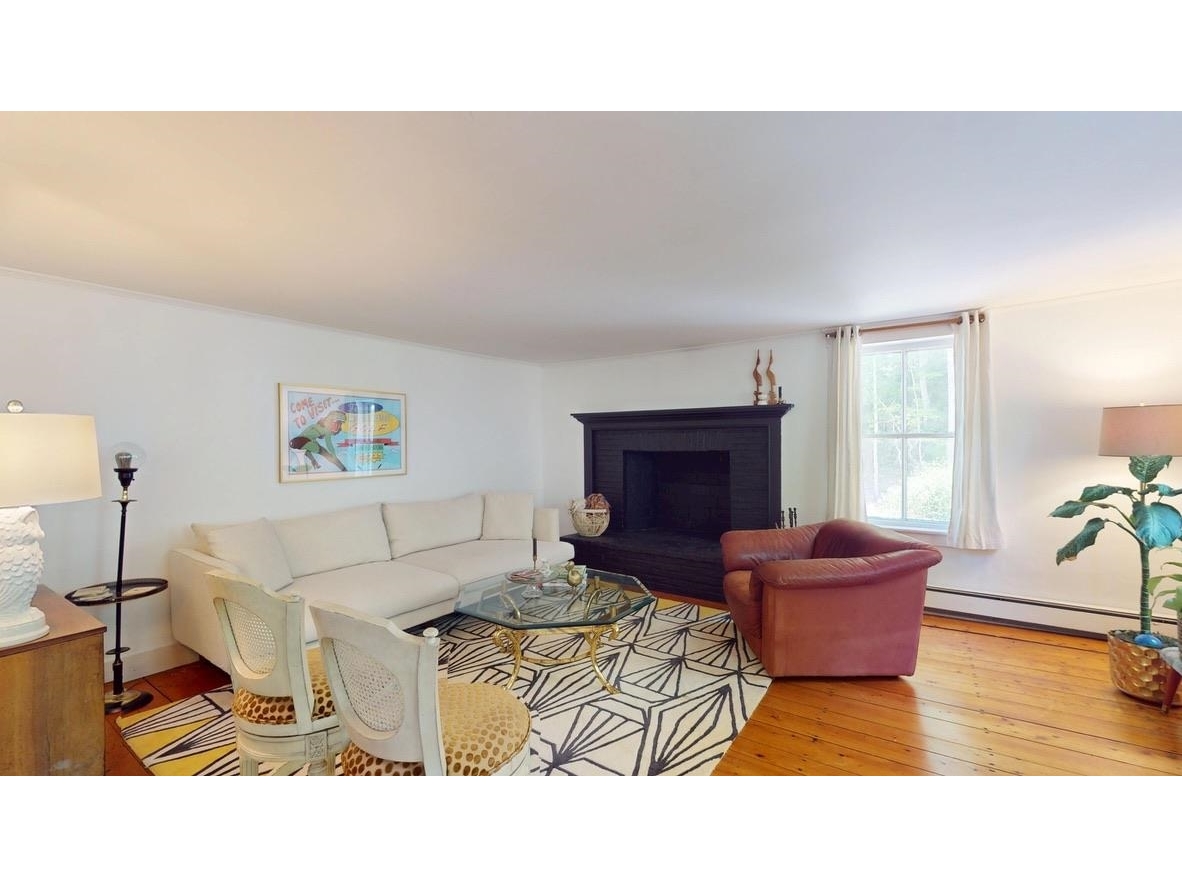466 East Main Street