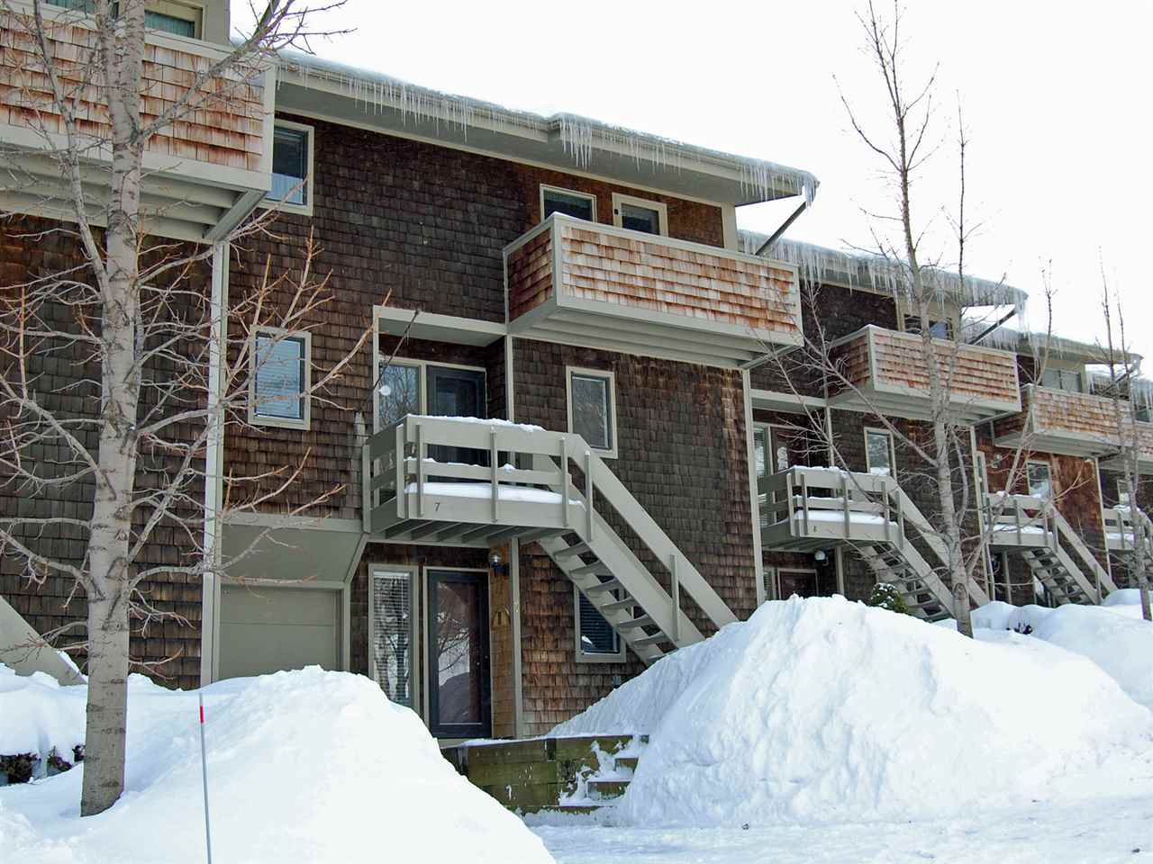 10 Forum Drive, Unit 10 Warren, Vermont Sold in 2018 Coldwell