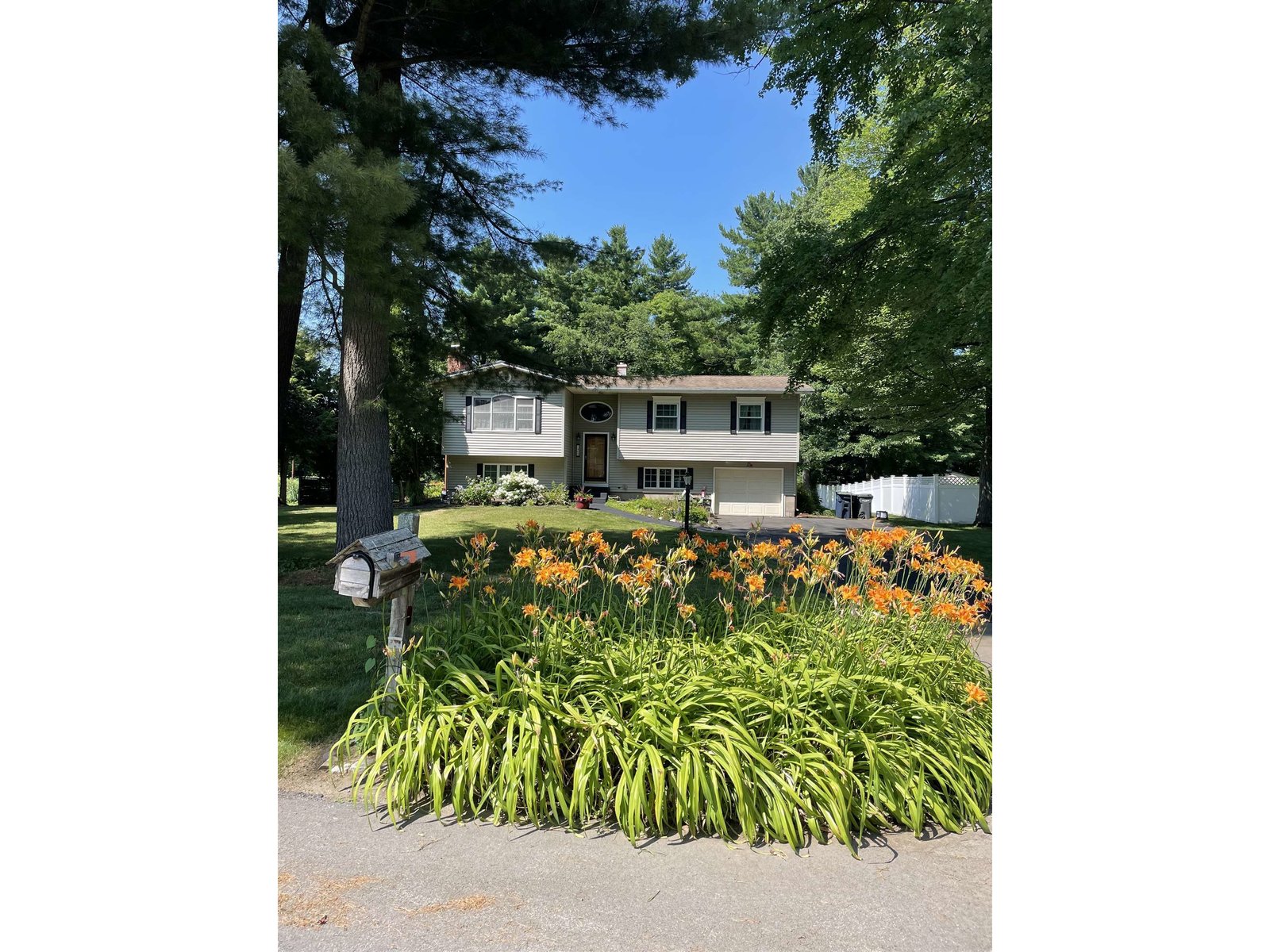 469 Lamplite Lane