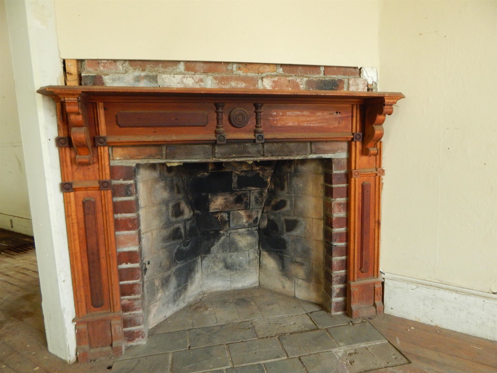 Fireplace/Hearth
