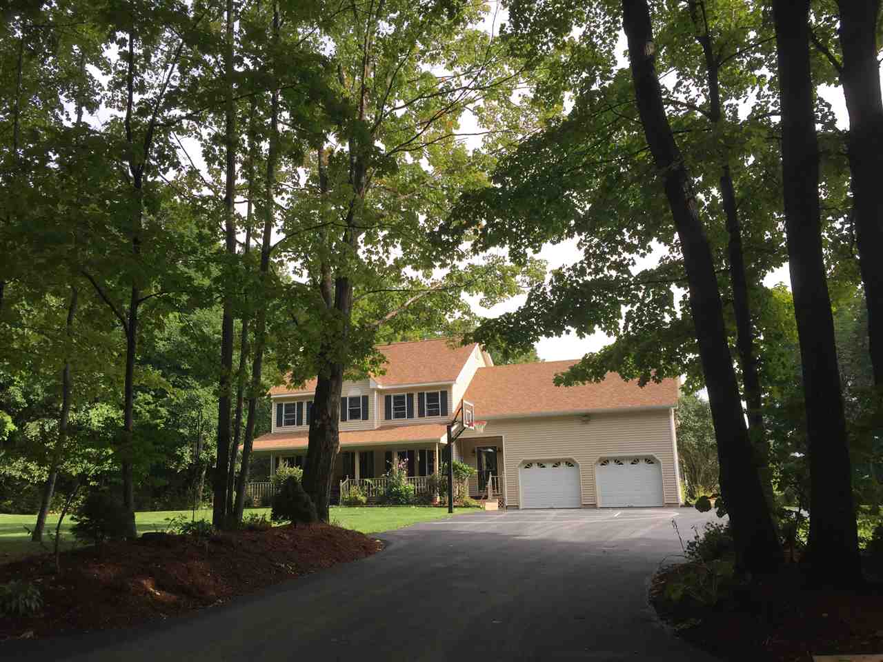 470 Place Road West