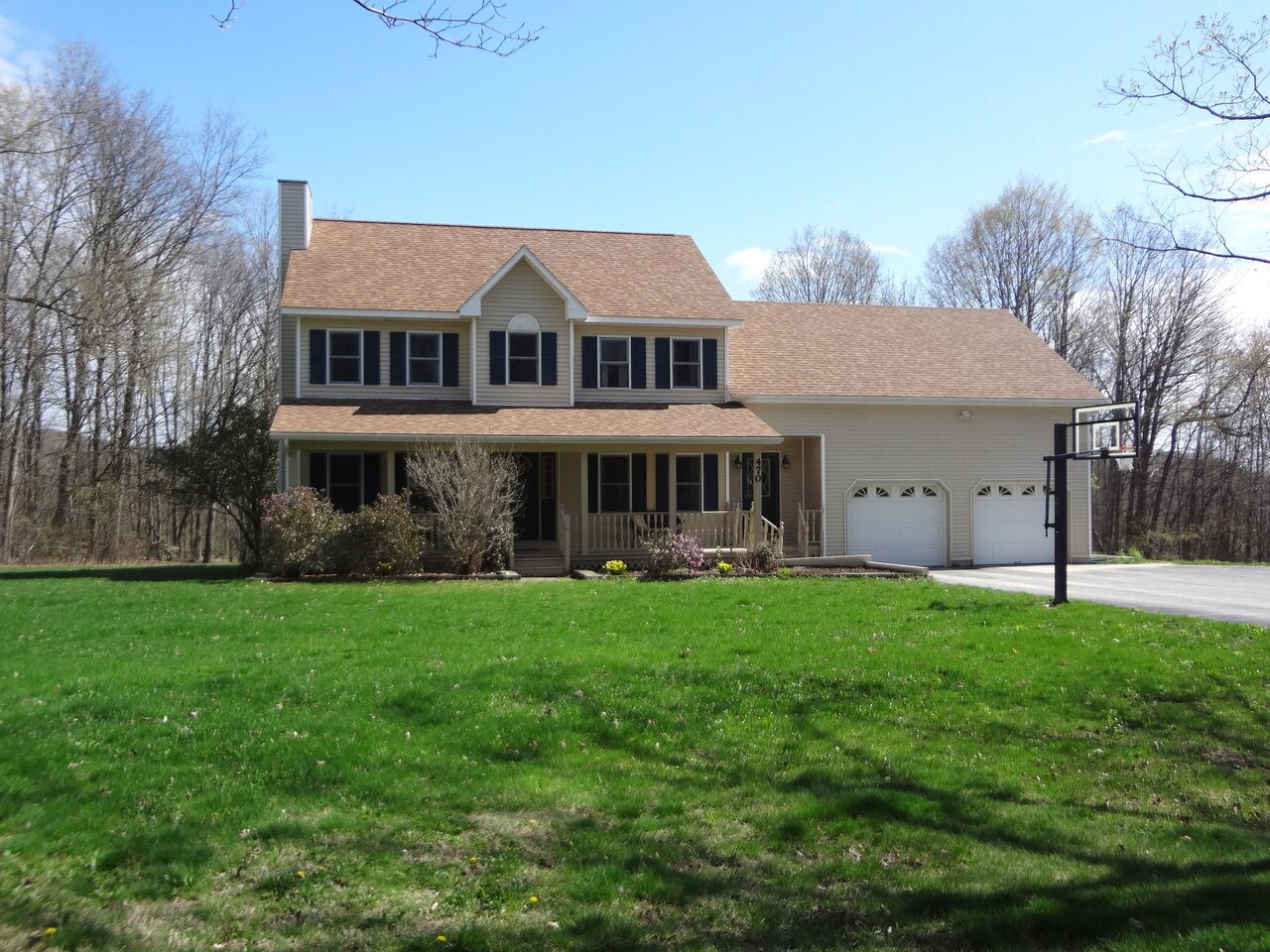 470 Place Road West