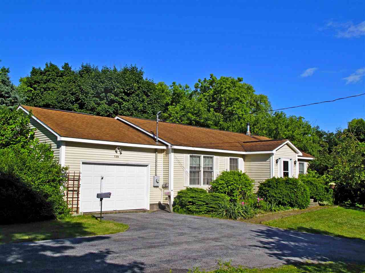 115 South Maple Street Vergennes, Vermont Sold in 2018