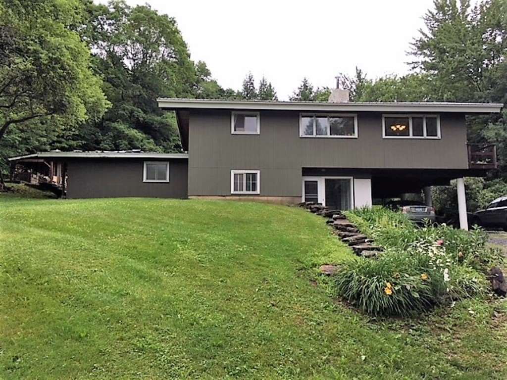 4541 VT Route 100 Duxbury, Vermont Sold in 2018