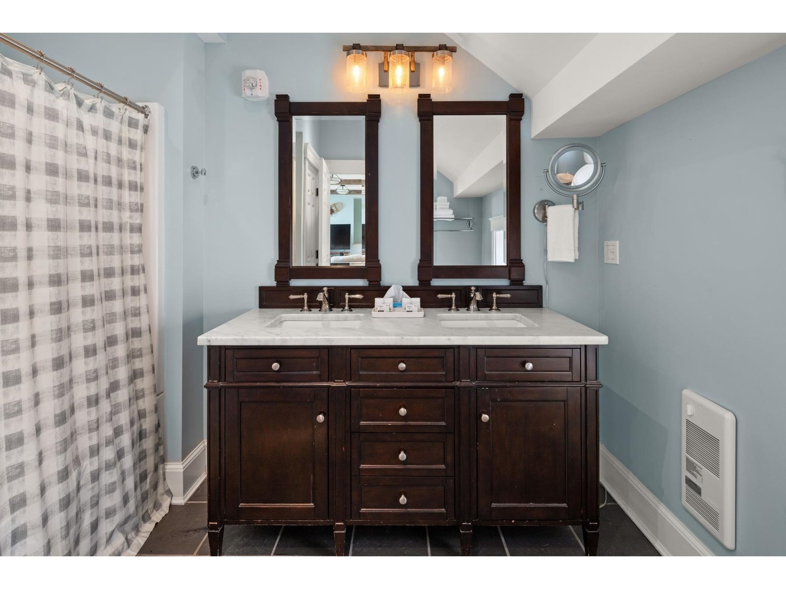Unit 2 Full Bath