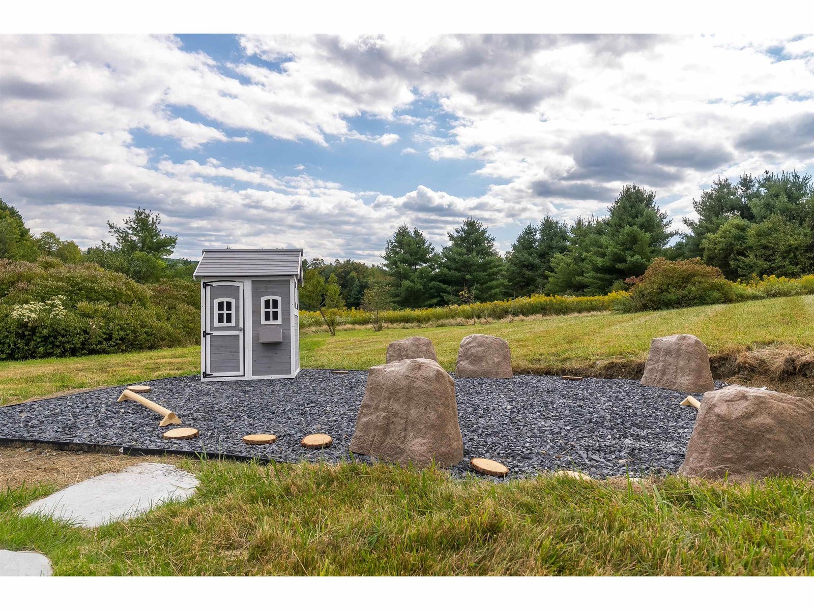 471 Crosstown Road