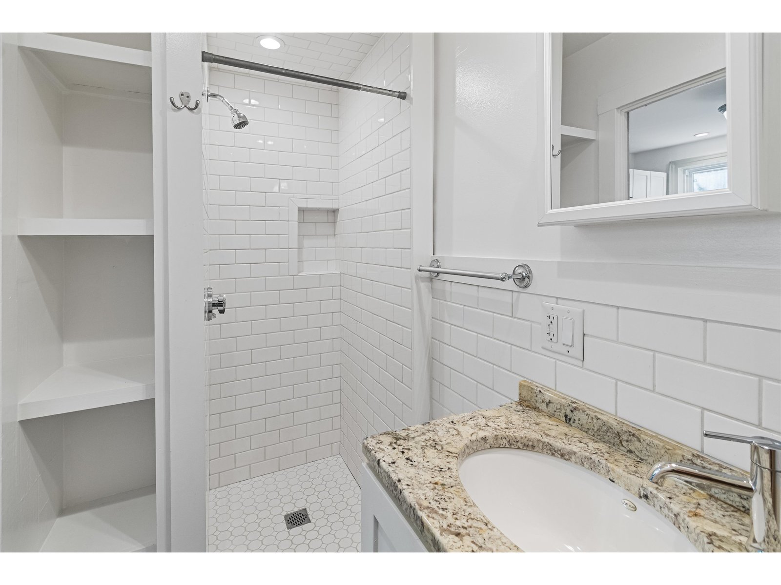 Unit 478 #1: 3/4 Bathroom
