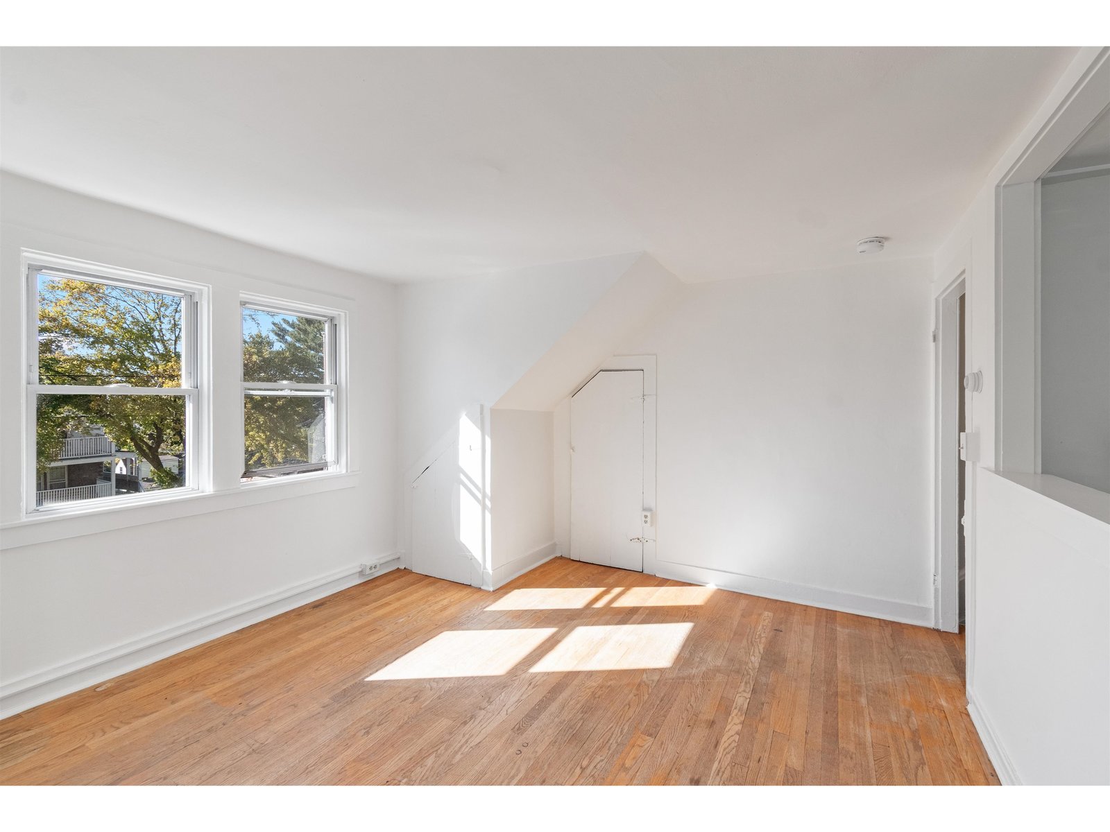Unit 478 #2: Living Space