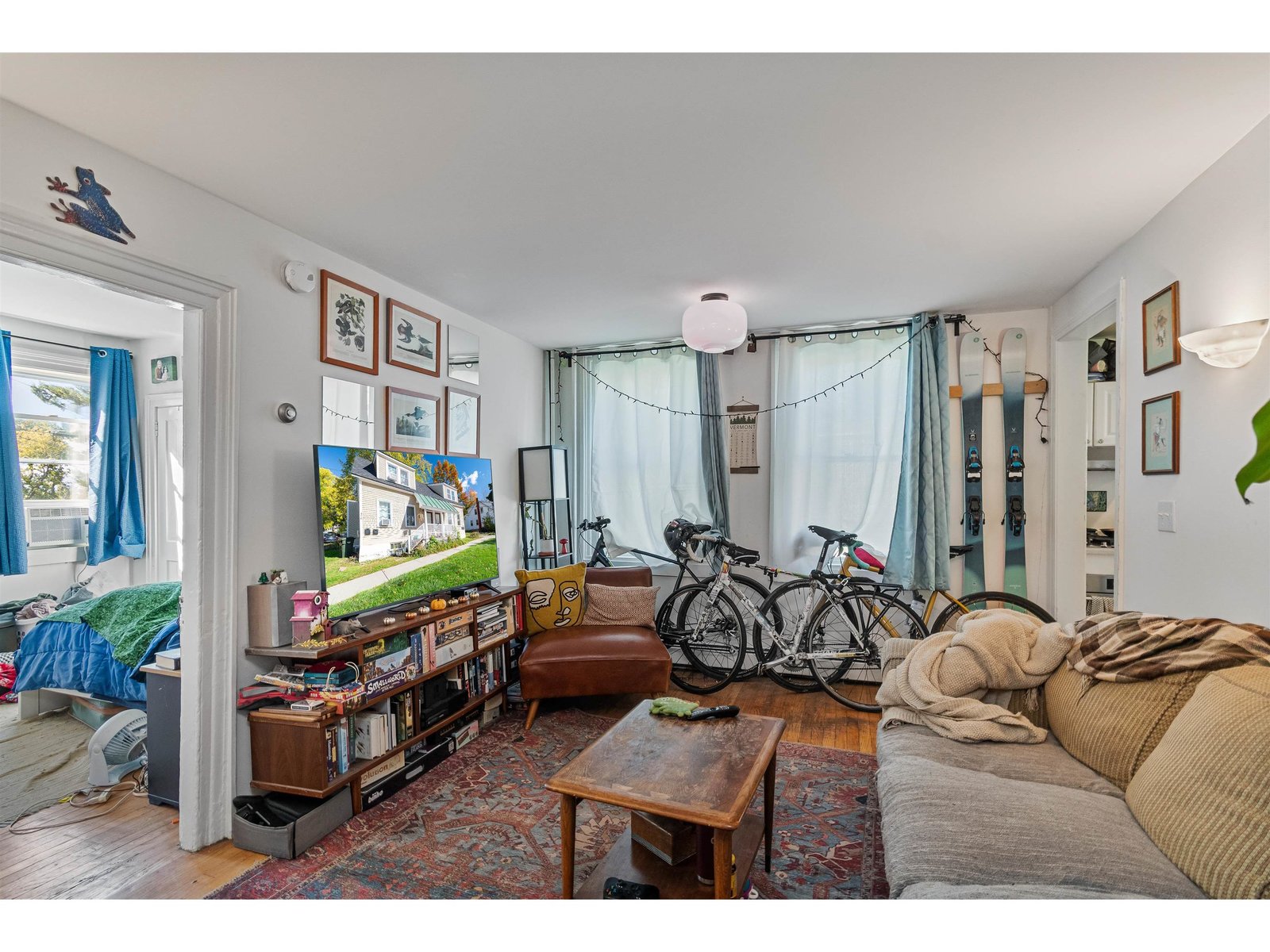 Unit 476 #1: Living Space
