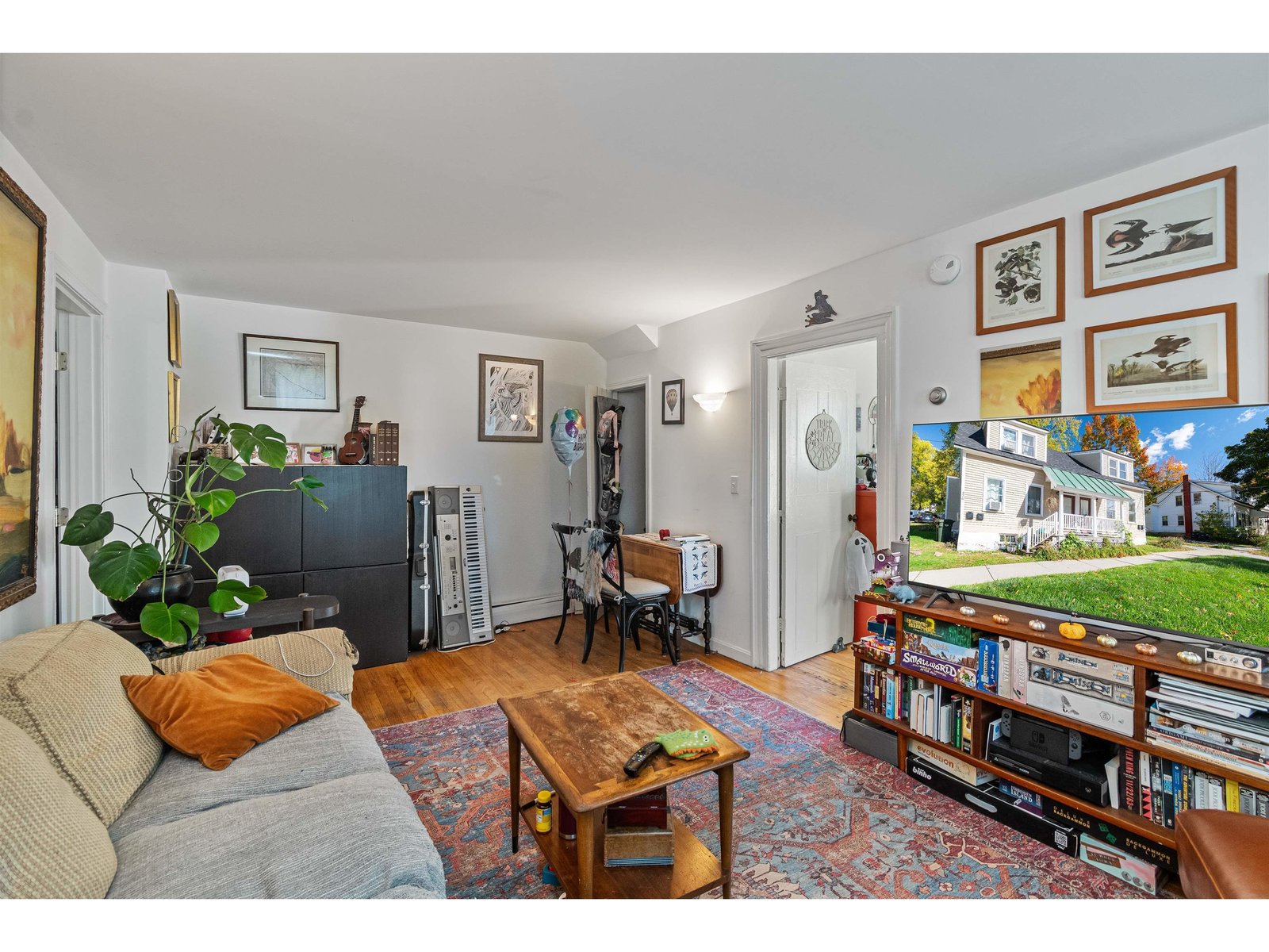 Unit 476 #1: Living Space