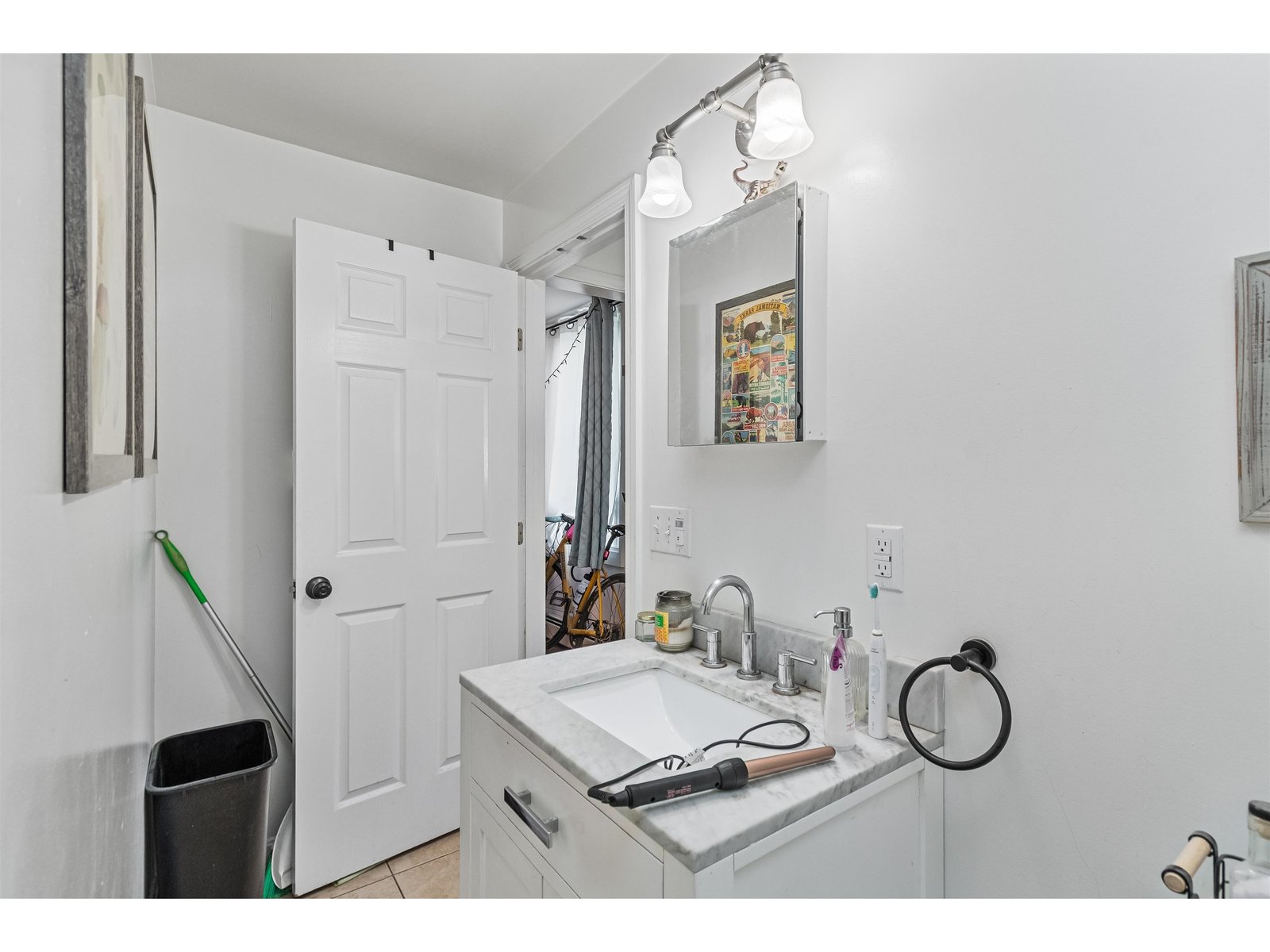 Unit 476 #1: 3/4 Bathroom