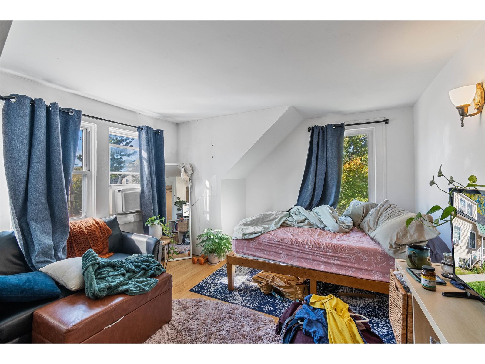 Unit 476 #2: Living Space