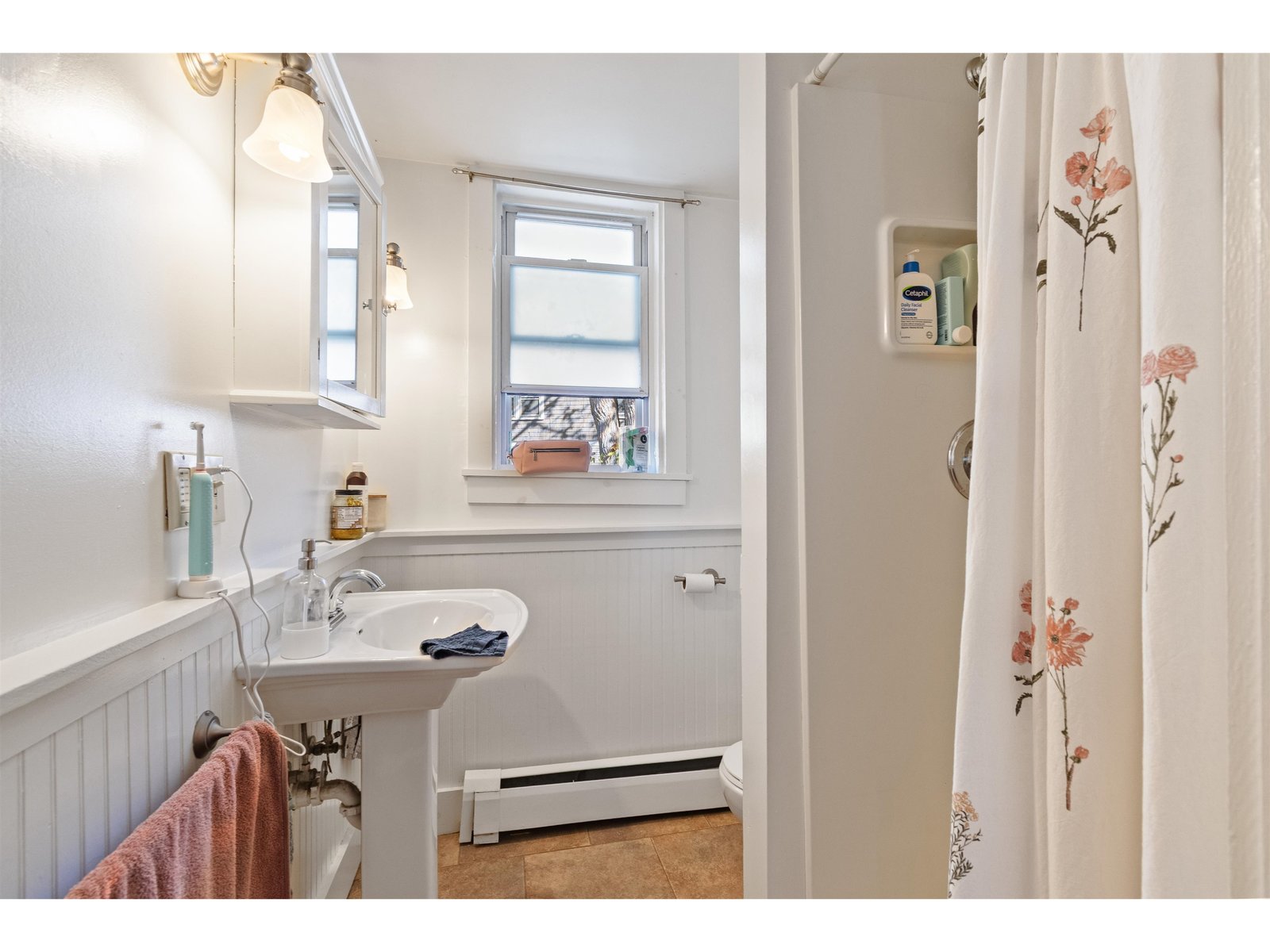 Unit 476 #2: 3/4 Bathroom