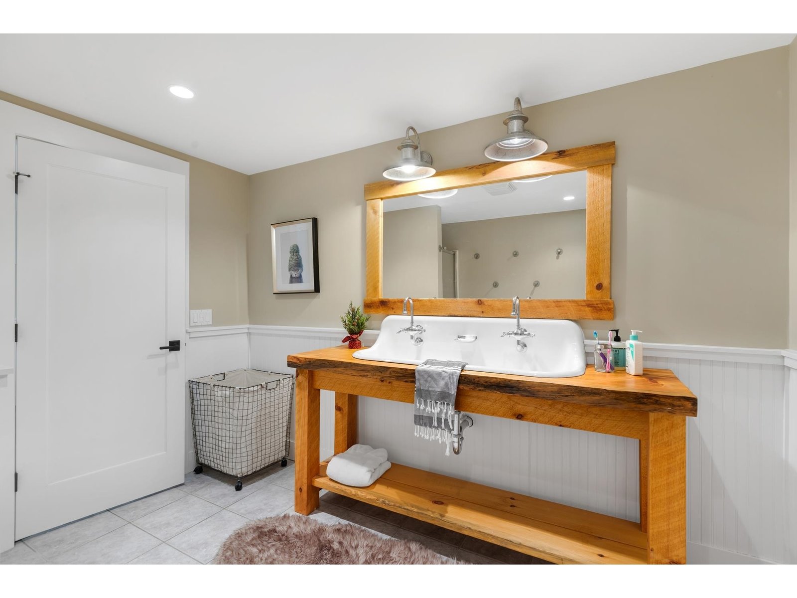 Lower level Bath