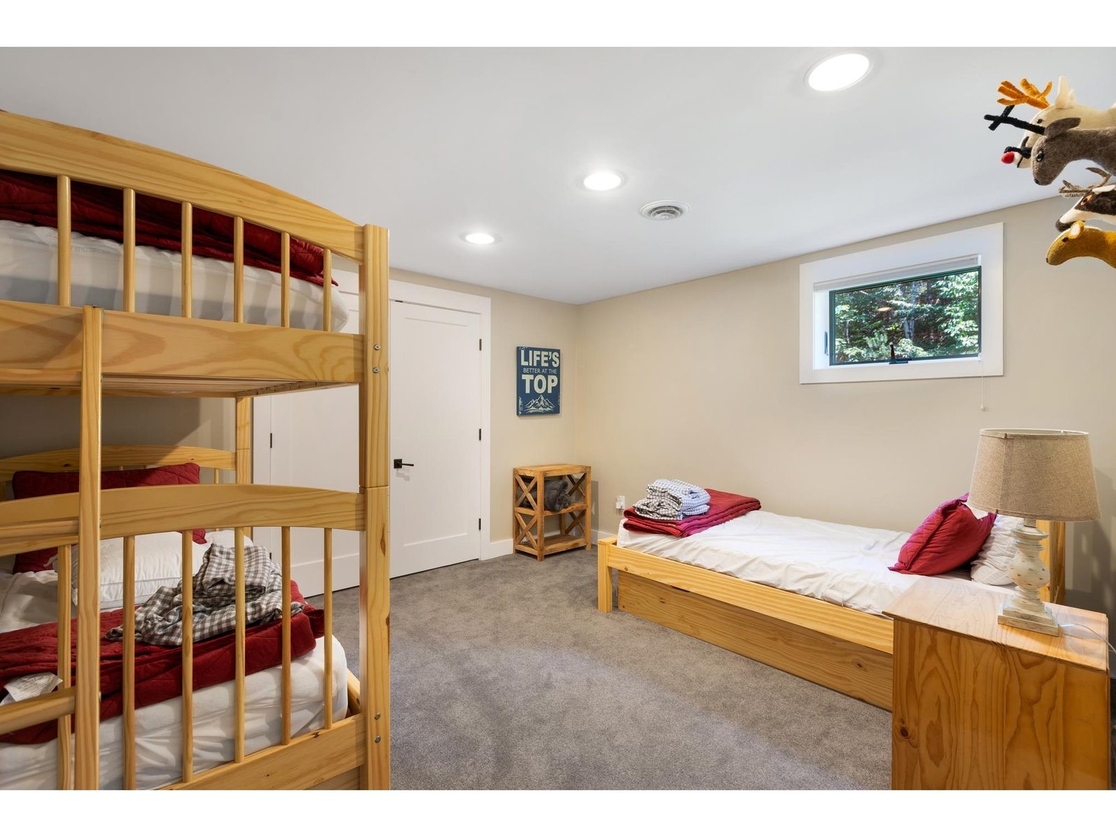 476 Dix Hill