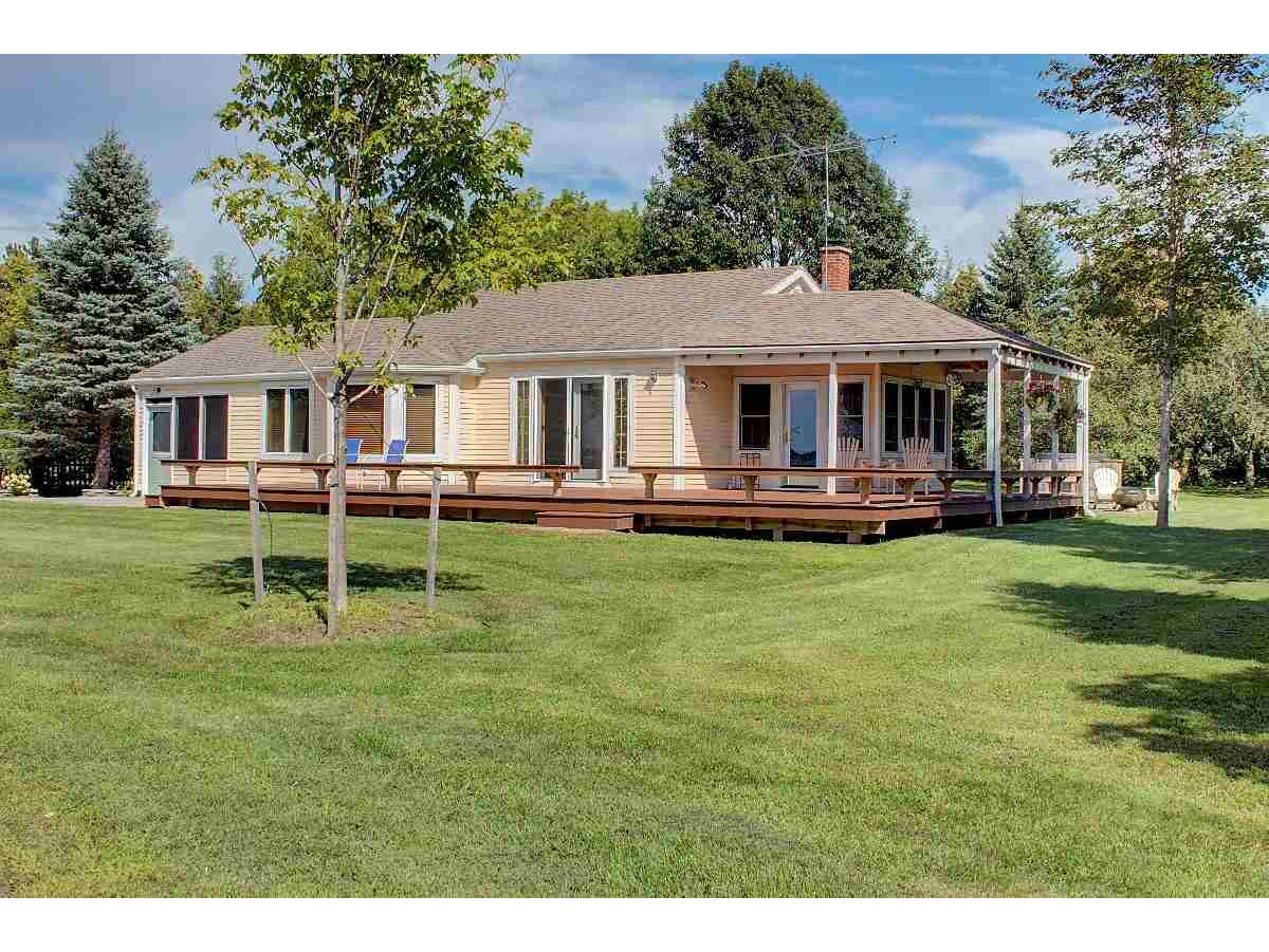 2785 West Shore Road Isle La Motte, Vermont