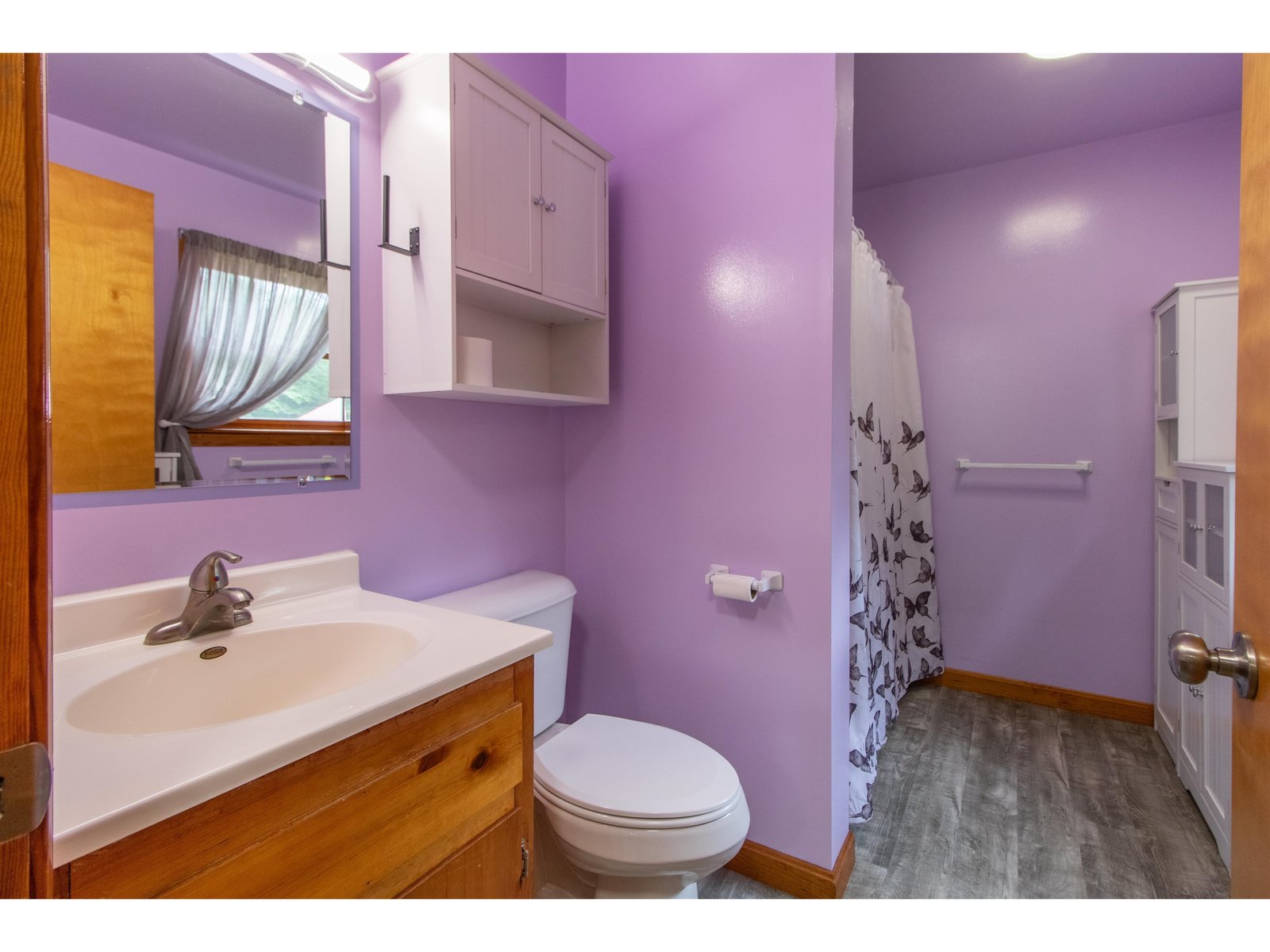 Second floor full bathroom