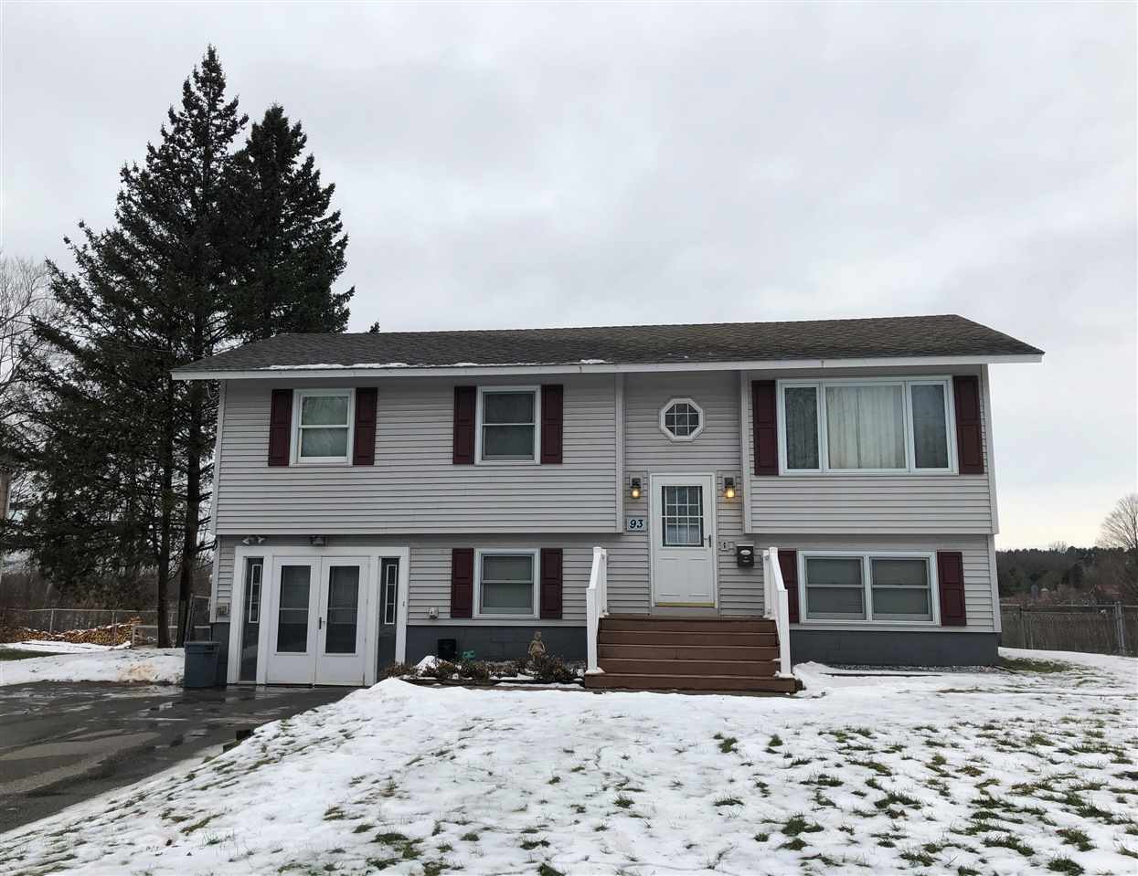 93 Oakwood Drive South Burlington, Vermont Sold in 2020