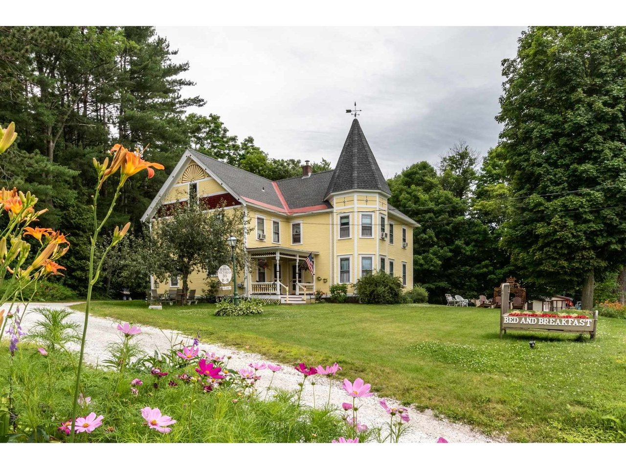 191 East Main Street Richmond, Vermont Sold in 2020 Coldwell Banker