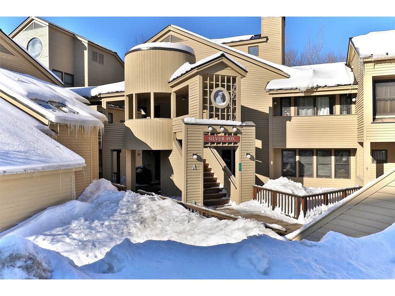 55 Fox Hollow Village, Unit A1 Mendon, Vermont Sold in 2020