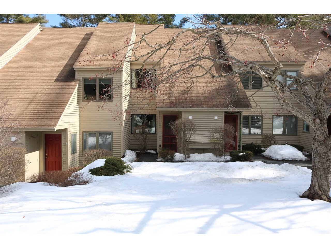 226 Woodhaven Drive, Unit 8K Hartford, Vermont Sold in 2020