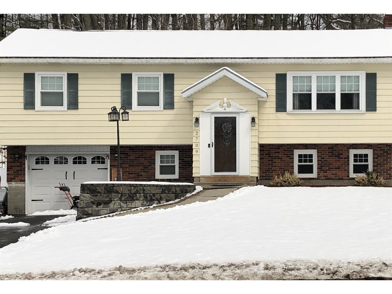 2709 Malletts Bay Avenue Colchester, Vermont Sold in 2020