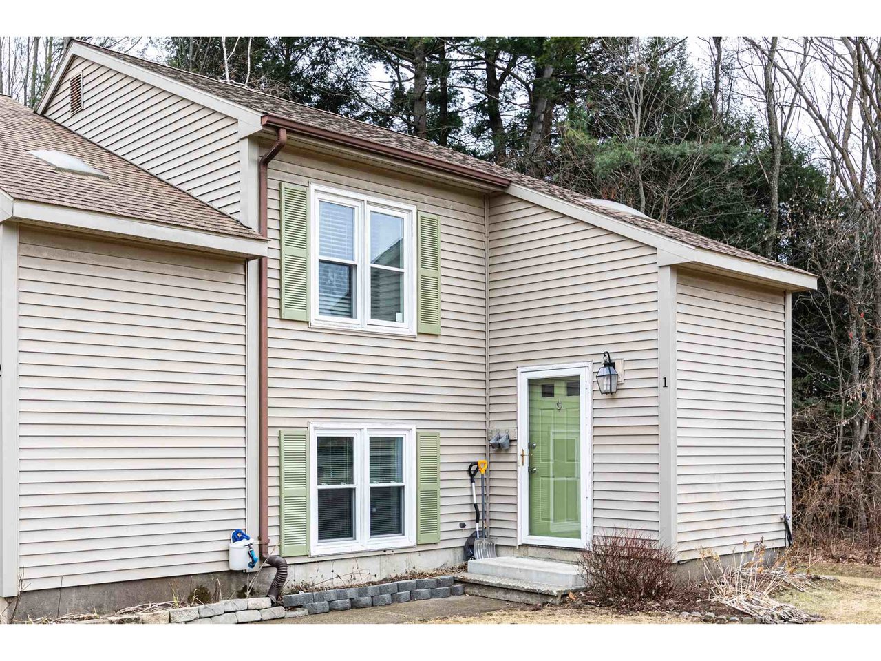48 Chestnut Lane, Unit 1
