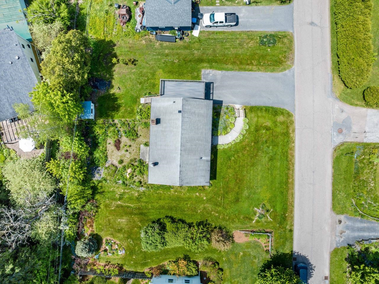 48 Colonial Drive