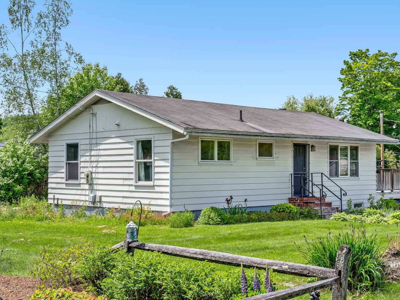 48 Colonial Drive