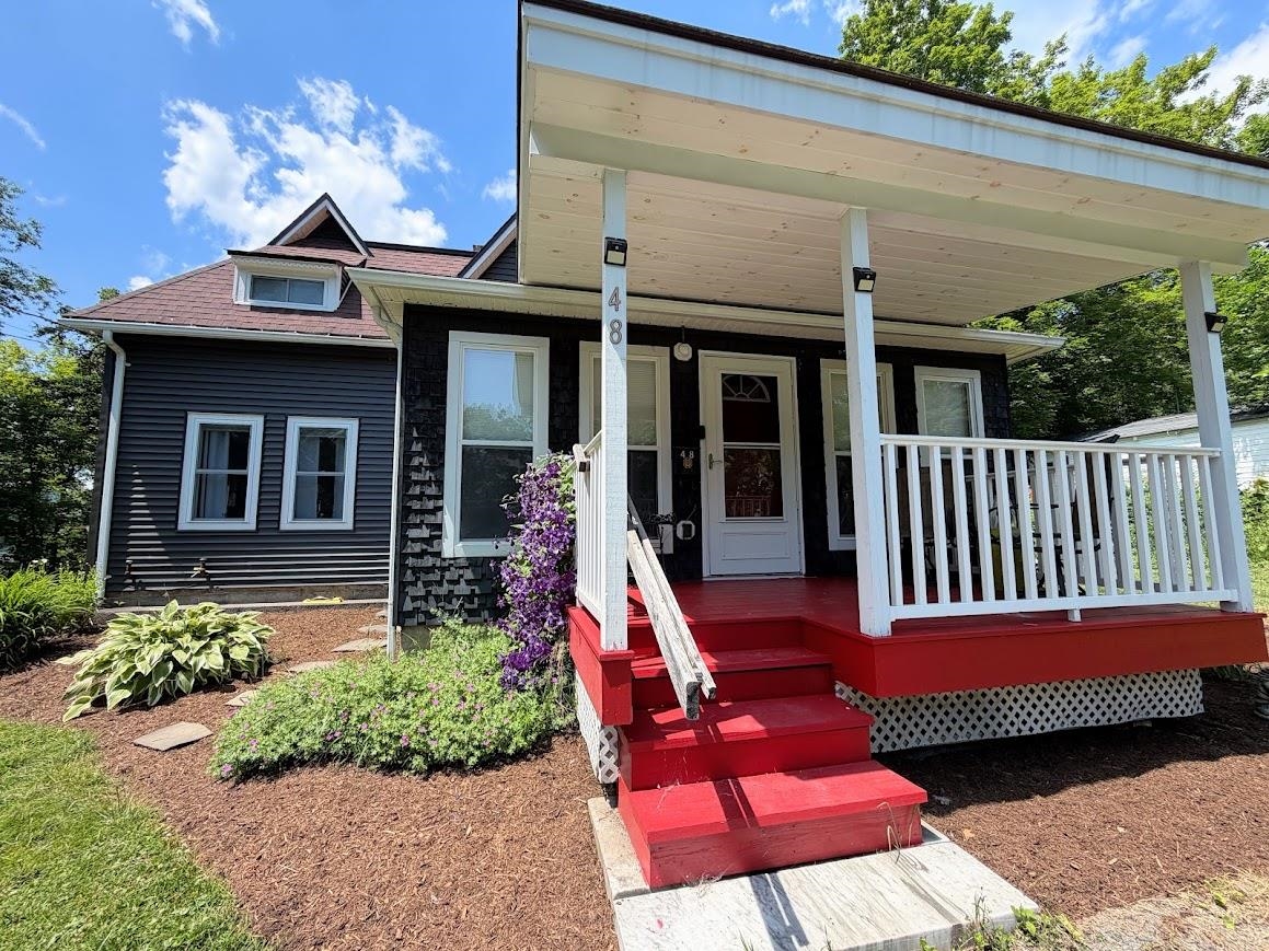48 Currier Street