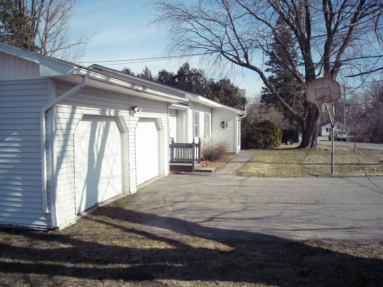 48 Maple Street